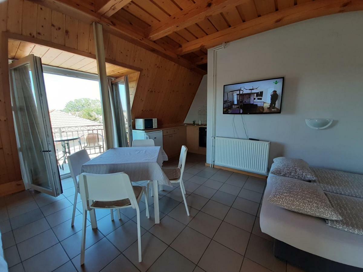 Familia Apartmanhaz
